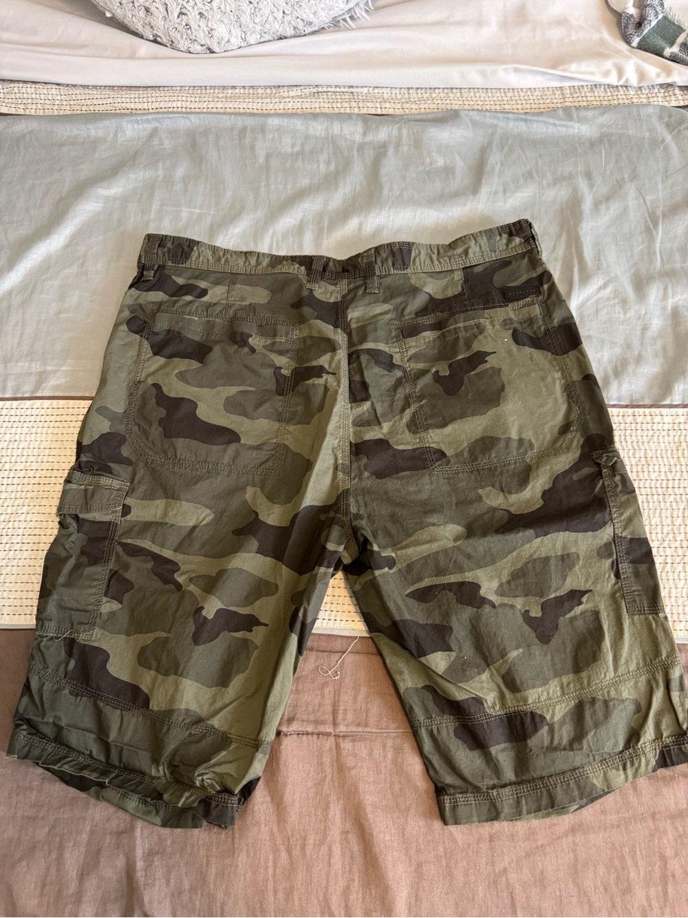 Sean John Men's Camo Cargo Shorts - Olive and Dark Green - Picture 6 of 6